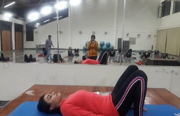 अर्ध चक्रासन (सेतुबंध आसन)