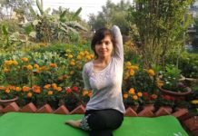 गोमुखासन (Cow Face Pose)