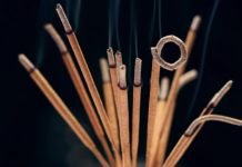 Incense sticks from waste flowers