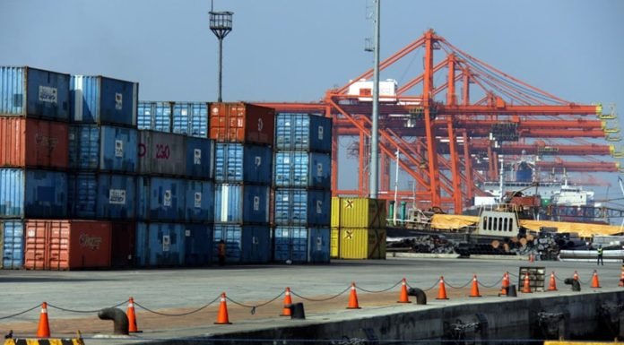 A mid slowing global trade, country’s merchandise exports remained high