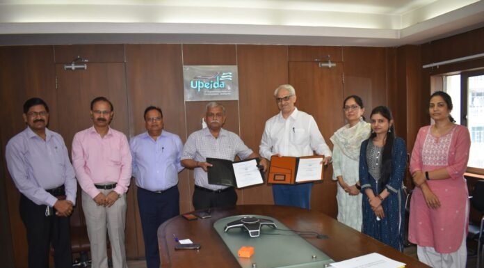 The delegates of IIT Kanpur and UPEIDA during the MoU signing