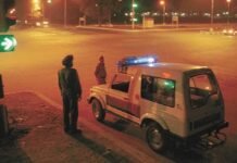 मैं पुलिस वाला कहलाता हूँ